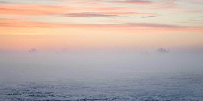 家庭健身角打造指南:跑步、足球、篮球装备清单与空间魔法