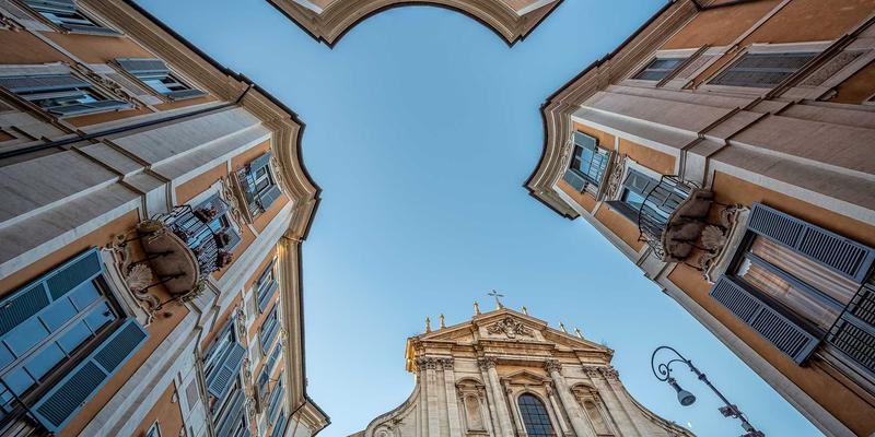 徒步鞋选购终极指南：揭秘Vibram大底、GORE-TEX面料与足弓支撑的黄金三角法则